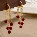 Orecchini pendenti dorati con catenelle e perle rosse in stile coreano - Orecchini a Pendente con Nappine Rosse a Strati / Rosso