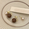 Orecchini con perle marroni e champagne e finiture in metallo dorato elegante - Orecchini di perle caffè + champagne