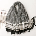 Eleganter schwarz-weißer Schal mit Blumenmuster und weichen Quasten für Damen - 180*85CM / Schwarz