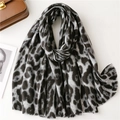 Sciarpa leopardata da donna, scialle spesso effetto cashmere con frange per l'inverno - Grigio