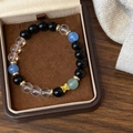 Naturstein-Armband mit 8mm Perlen, schwarzem Achat und goldenen Elementen in Box - Handgefertigtes Perlenarmband aus schwarzem Achat