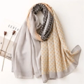 Sciarpa chic effetto lino con stampa quadrifoglio per protezione solare e calore autunnale - 180cmx83cm / Grigio Cachi