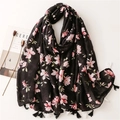 Elegante sciarpa in cotone lino nero con motivi floreali rosa e nappe bianche - 180*90CM / Stile con Stampa Floreale di Magnolia Nera (SL2209-045)