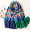Sciarpa stile vintage in cotone e lino con motivi a onde colorate e frange - Blu Verde (SL2210-022)