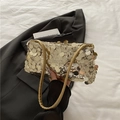 Bolso de hombro dorado champán con lentejuelas metálicas grandes para eventos de gala - Dorado