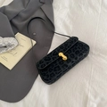 Leopardenmuster Achseltasche mit goldener Schnalle und schwarzem Leder-Schultergurt - Schwarz