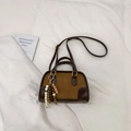 Piccola borsa Boston vintage in pelle marrone scuro con finitura opaca e ciondolo a perle - Caffè e Marrone (Con Pendente)