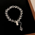 Bracciale di perle di cristallo a forma di cuore con ciondoli argentati su vassoio nero - Bracciale Trasparente Perle a Cuore Con Ciondolo Rettangolare (D-232)
