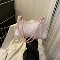 Gefaltete Cord-Schultertasche in Lavendelweiß mit zylindrischen Ledergriffen - Rosa