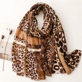 Châle chic à imprimé léopard avec franges et motif géométrique en beige et marron - Kaki
