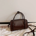 Sac à main rétro marron foncé avec gaufrage FASHION et deux poignées - Marron