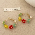 Handgefertigte Blumenohrringe mit bunten Perlen und goldfarbenem Drahtwicklung - Aurora-Stil (5953608118935)