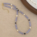 Collana fatta a mano con agata viola, perle d'acqua dolce, perline blu e chiusura dorata - Collana di Perle d'Acqua Dolce Lapislazzuli Agata Viola B-601
