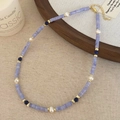 Elegante collana con agata viola e perle d'acqua dolce con chiusura dorata regolabile - Collana in Agata Viola e Perle d'Acqua Dolce / Viola/Bianco/Blu/Oro