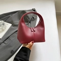 Bolso de mano semicircular burdeos minimalista en cuero mate con doble cremallera - Rojo