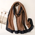 Écharpe patchwork pied-de-poule marron et bleu marine, châle doux style coton-lin - Marron