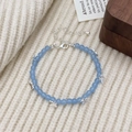 Detalle de la pulsera ajustable con cuentas esmeriladas azul claro y mariposas plateadas - Estilo Colgante Mariposa de Cuentas Esmeriladas Azules (D-105)