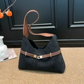 Bolso tote retro de ante negro con asas de cuero marrón y hebilla dorada decorativa - Negro