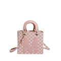 Rosa Vintage-Handtasche mit Buchstabendruck und Ledergriffen im klassischen Tote-Stil - Rosa