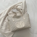 Chic beige tote bag with M-pattern print and embossed central logo for women - No Pendant / White