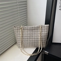 Sac à bandoulière en tweed à carreaux avec chaînes dorées et design élégant raffiné - Blanc