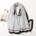 Elegante sciarpa bianca e nera con stampa a lettere, bordo rosso e scritta 'I LOVE YOU' - Bianco + Bordo Nero