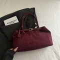 Sac fourre-tout bordeaux rétro en similicuir suédé avec boucles métalliques - Rouge