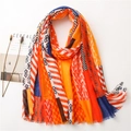 Bunter karierter Baumwoll-Leinen-Schal für Damen mit Fransen in Flachlage-Szene - SL2007-020 Orange Farbmischung