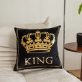 Funda de cojín de terciopelo negro con corona dorada y texto KING para sofás - Estilo King Negro