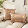 Set di cuscini in velluto rosa con texture dorata su divano beige, stile lusso moderno - Quadrato / Rosa