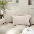 Set aus cremefarbenen Cord-Kissenbezügen in Quadrat- und Lendenform auf dem Sofa - 30*50cm (Bezug + Füllung) / Creme