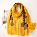 Écharpe légère jaune avec motif tigre et vagues dans un décor minimaliste et élégant - 180cm x 90cm / Jaune