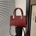 Retro burgunderrote Handtasche mit Webgriff und Umhängeriemen für Damen im Herbst - Rot
