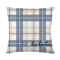 Blauwe geruite kerstkussenhoes met kerstboomprint en de tekst ho ho ho - Klassiek Blauw Wit Geblokt (JYM494-3)