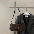 Bolso bajo el brazo retro marrón oscuro en cuero y ante con hebilla de metal plateado - Marrón
