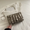 Borsa cosmetica bronzo metallizzato con pieghe a nuvola e zip di sicurezza - Oro