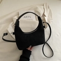 Sac hobo minimaliste en daim noir avec bandoulière réglable et fermeture éclair - Noir Mat