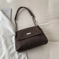 Detail of dark coffee matte leather shoulder bag with silver chain and metal bar - Coffee without Pendant