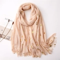 Écharpe en coton et lin rose avec imprimé tête de mort dorée et bords à franges - Crâne en Feuille d'Or Abricot