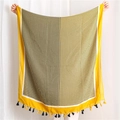Sciarpa effetto lino con motivi a rombi bianchi e neri e frange color giallo - Giallo