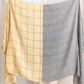 Scialle in cotone e lino con motivo pied-de-poule bicolore giallo e grigio e nappine gialle - 180*90CM / Giallo