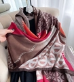 Red and beige scarf with retro houndstooth and chain patterns in soft cotton-linen blend - Vintage Chain Geometric Splicing (Figure 2)