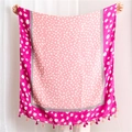 Dettaglio della sciarpa leopardata rosa con pois bianchi e nappine con frange - Patchwork Rosa Rosso Rosa (SL1908-028)