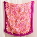 Magenta-farbener Baumwoll-Leinen-Schal mit Protea-Blumenmuster und feinen Fransen - Rosaroter Rand (SL1905-024)