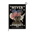 Bandiera da giardino Never Forget Us con stivali militari e grafica casco - Stile Commemorativo Militare Never Forget (HYQ057-9)