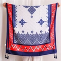 Détail de l'écharpe ethnique géométrique avec pompons bleus et motifs imprimés - 180*90CM / Rouge (SL1906-091)