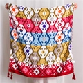 Detailansicht eines ethnischen geometrischen Schals mit roten Quastenornamenten - Mehrfarbig Geometrisch (SL1904-119) / 180*90CM