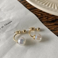 Elegantes pendientes de perlas sirena aurora con marco de metal dorado curvo para mujer - Dorado