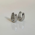 Orecchini a cerchio a U in argento lucido con silhouette a goccia moderna e minimalista - Argento