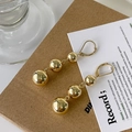 Pendientes colgantes dorados con tres bolas de metal degradadas y acabado de espejo - Pendientes de Gota de Triple Esfera Dorados